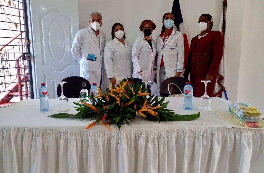 Hospital de Engombe imparte charla &ldquo;Prevenci&oacute;n de Embarazo en Adolescentes desde Perspectiva de G&eacute;nero&raquo; en Fundaci&oacute;n V&Iacute;AS
