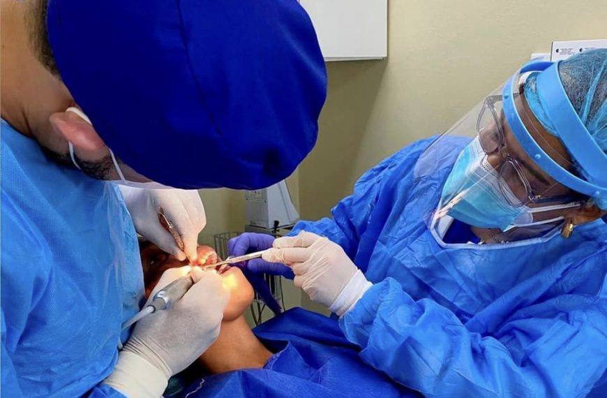 Realizan primera cirug&iacute;a implante dental en Odontolog&iacute;a Hospital de Engombe