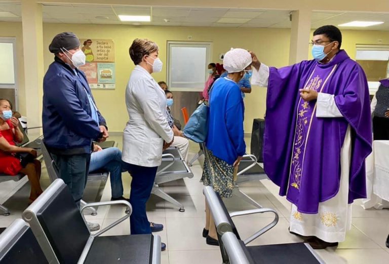 Read more about the article Hospital de Engombe celebra misa de sanación para  los enfermos