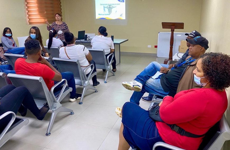 Hospital de Engombe capacita personal sobre &laquo;Humanizaci&oacute;n de los Servicios&raquo;