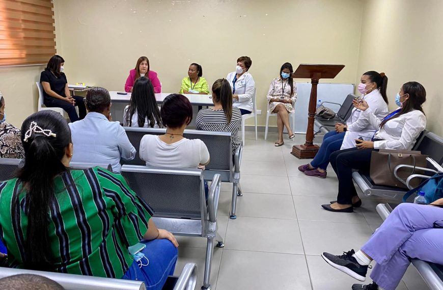 Directiva y odontologos del Hospital de Engombe se reunen con gerencia del &Aacute;rea V de Odontolog&iacute;a del SNS