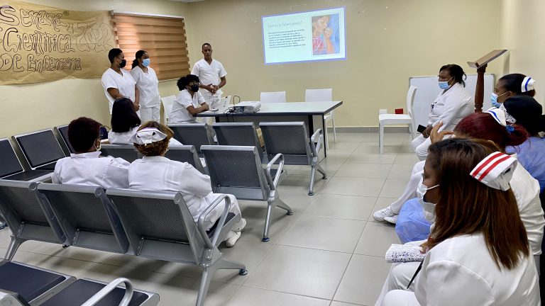 Read more about the article Hospital de Engombe inicia ciclo de exposiciones informativas con motivo a la Semana Científica de Enfermería