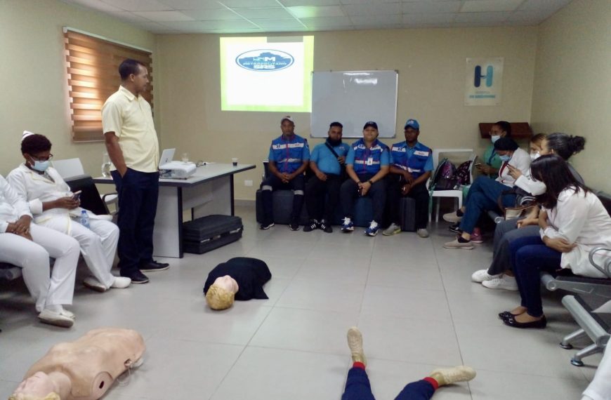 Personal M&eacute;dico de Emergencias y Urgencias del Hospital de Engombe se capacitan sobre Certificaci&oacute;n en Soporte Vital Avanzado