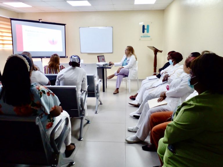 Read more about the article Hospital de Engombe imparte taller sobre el tema  “Importancia del Seguimiento al Puerperio Inmediato para evitar la Hemorragia Posparto”