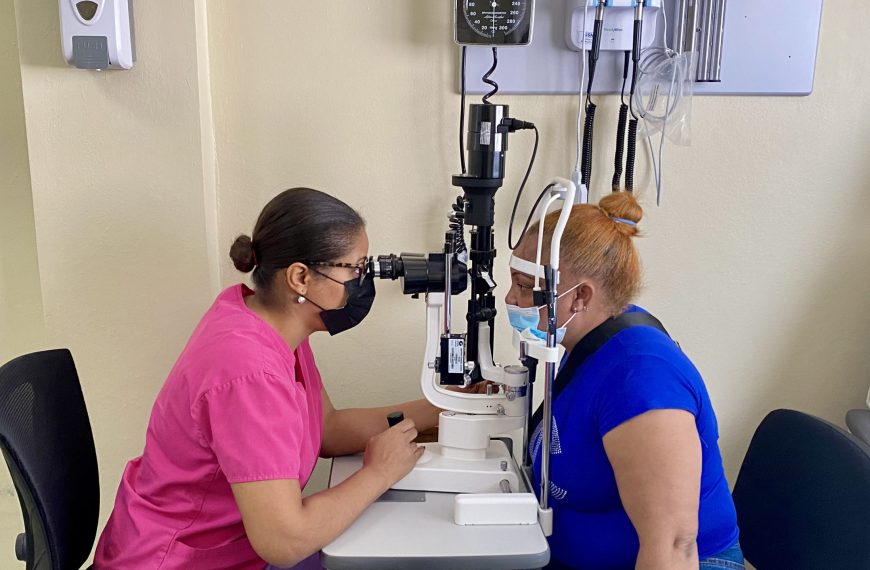 Oftalm&oacute;loga del Hospital de Engombe exhorta a la poblaci&oacute;n a cuidar sus ojos