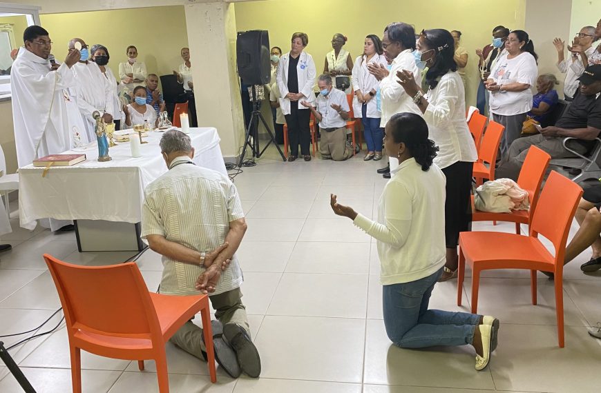 En v&iacute;spera de la Jornada Mundial del Enfermo, Hospital de Engombe celebra misa de sanaci&oacute;n