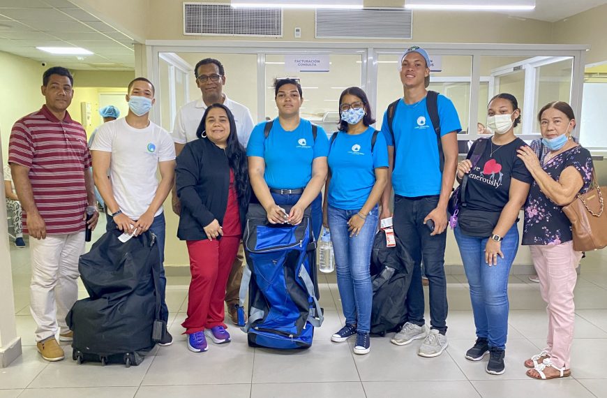 Nutri&oacute;loga Leonor Gutierrez y Fundaci&oacute;n Casa Misionera entregan regalos a ni&ntilde;os y embarazadas en el Hospital de Engombe