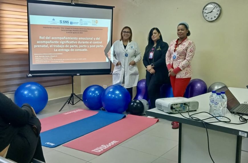 Imparten capacitaci&oacute;n sobre Cuidados Maternos Neonatales Respetuosos a obstetras, pediatras y enfermeras del Hospital de Engombe