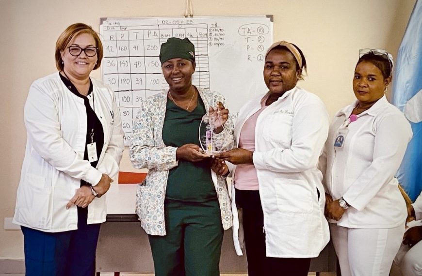 Departamento de Enfermer&iacute;a del Hospital de Engombe entrega reconocimientos a enfermeras&nbsp;