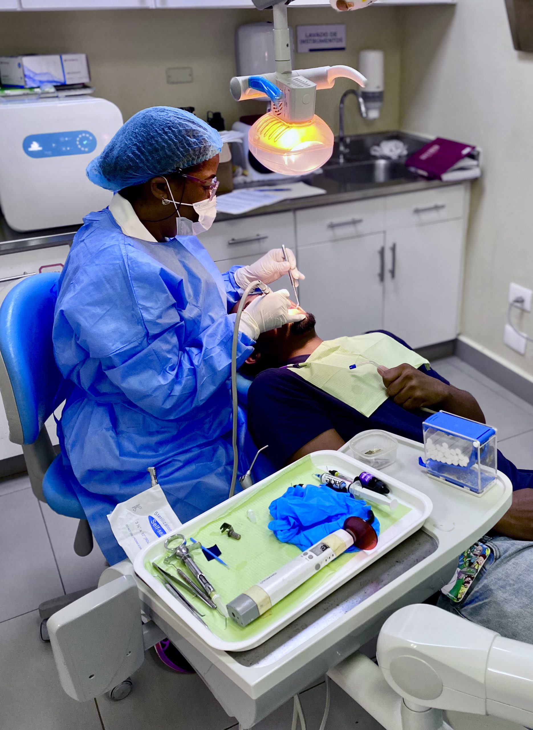 Read more about the article Colaboradores del Hospital de Engombe se benefician con jornada gratuita “Libre de Caries”