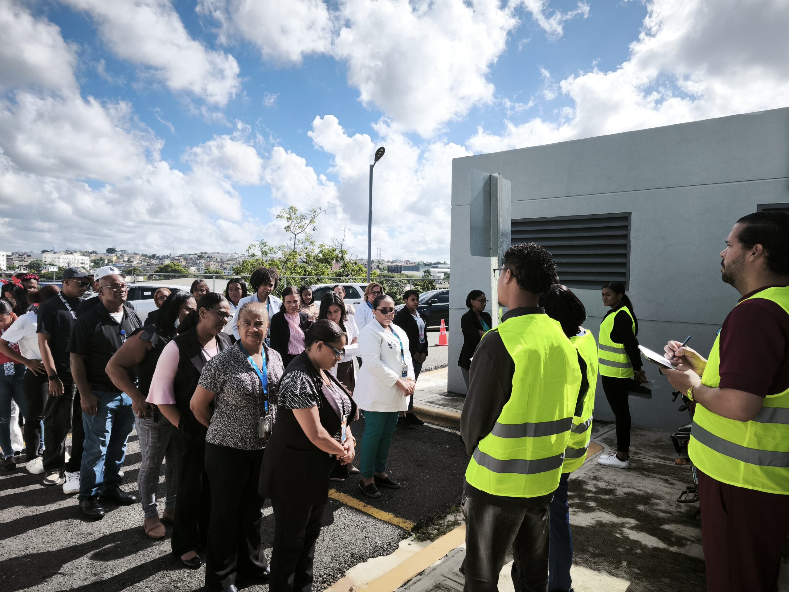 Read more about the article Colaboradores del Hospital de Engombe participan en Simulacro Nacional de Evacuación